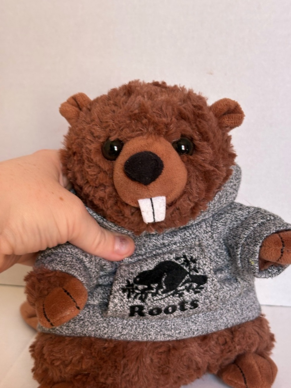 Roots Beaver Plush Toy Wearing Grey Hoodie Stuffed Animal Canada - Picture 3 of 4